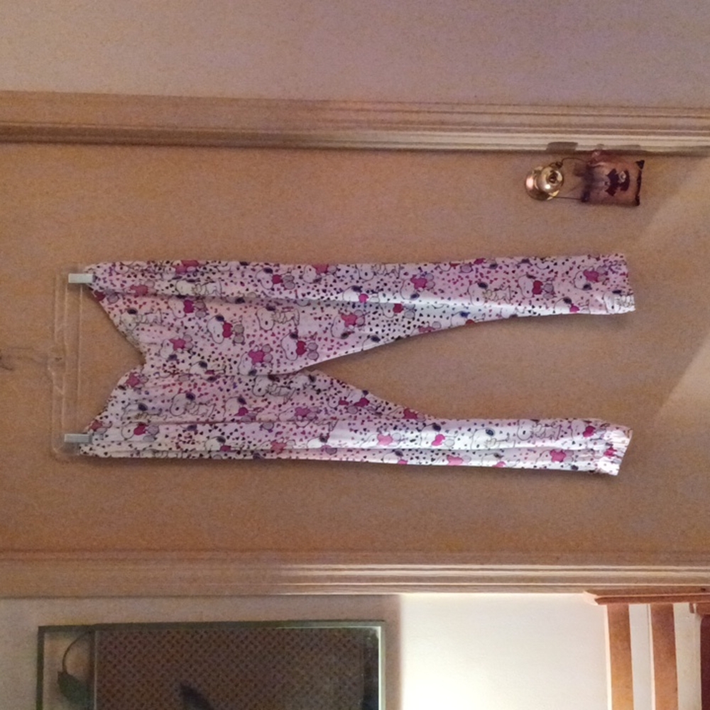 Munkie Munkie Peanuts Snoopy PJ bottoms in L with elasticized leg hems